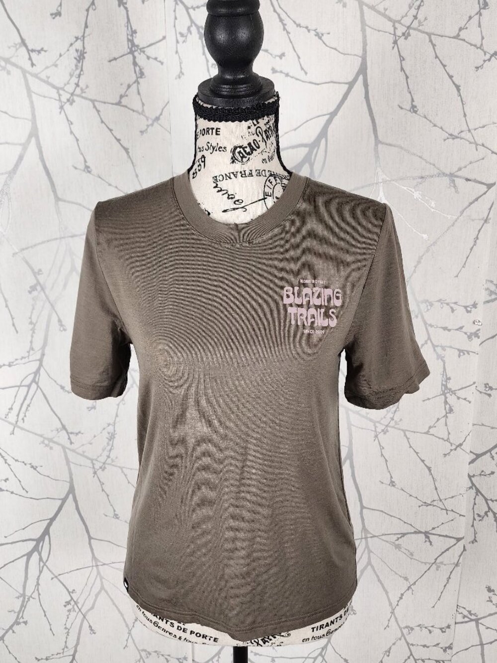 Mons Royale Beige 83% Merino Wool Crewneck Baselayer Tee